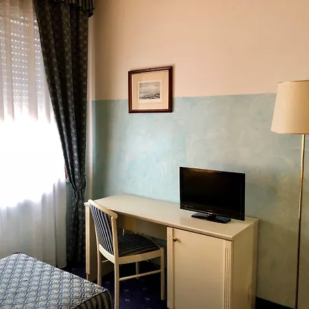 호텔 Internazionale 3*