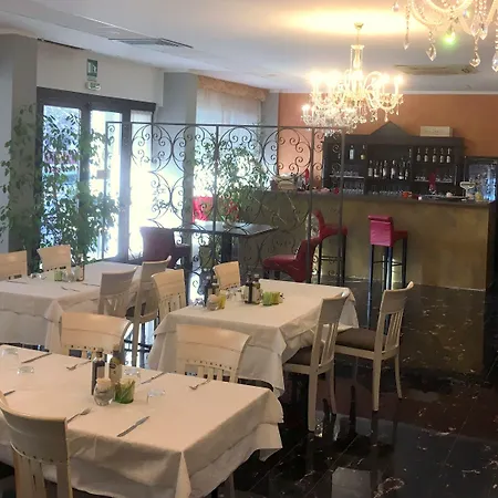 Internazionale Hotel 3*