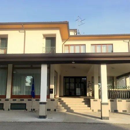 호텔 Internazionale 3*