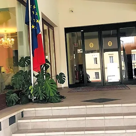 戈里齐亚国际酒店 酒店